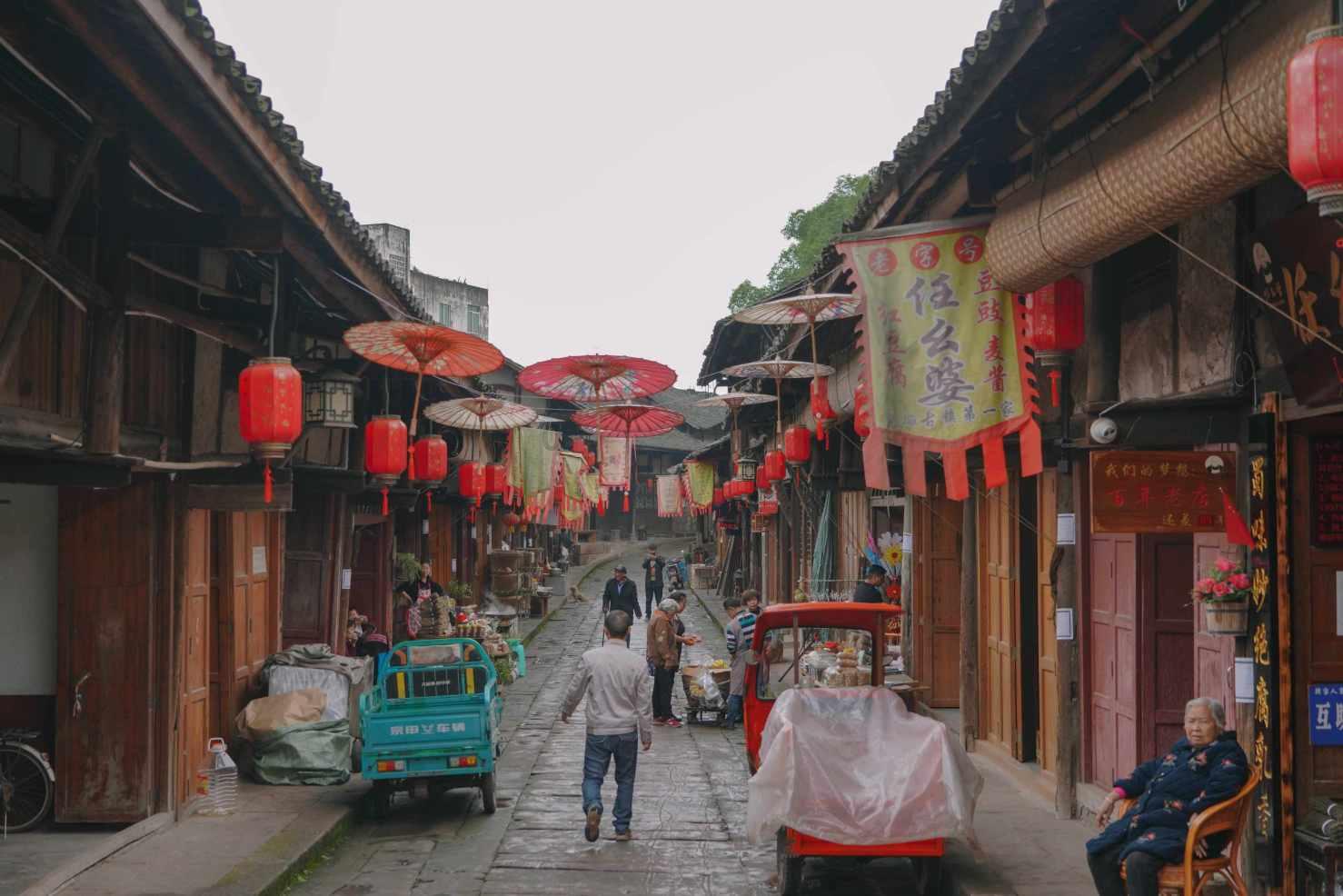 翱翔极限，逐梦蓝天